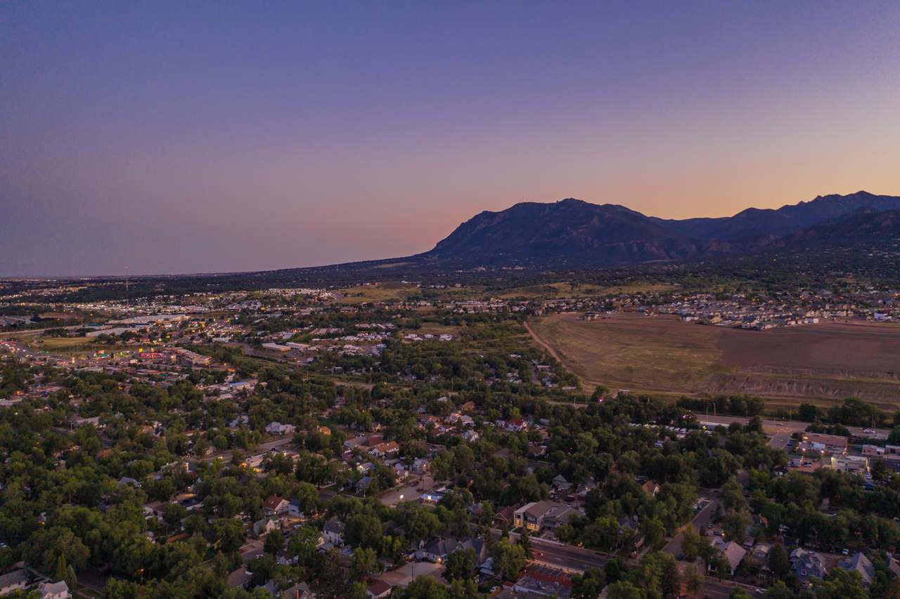 Old Colorado City Airbnb — Colorado Springs - Hostē